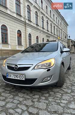 Opel Astra 2012