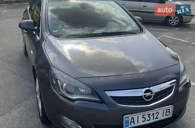 Opel Astra 2011