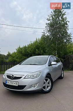 Opel Astra  2012