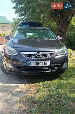 Opel Astra  2011