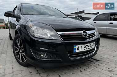 Opel Astra  2013