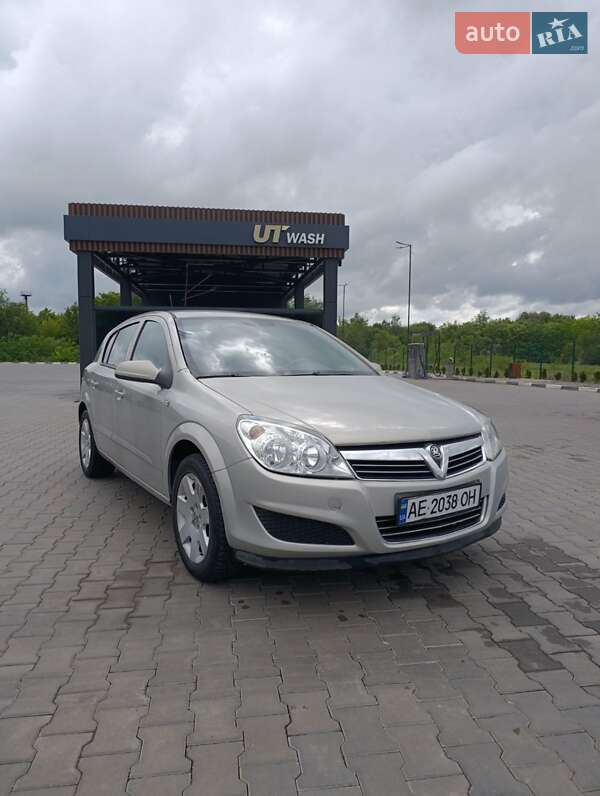 Хетчбек Opel Astra