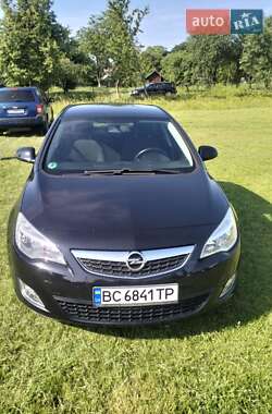 Opel Astra 2011