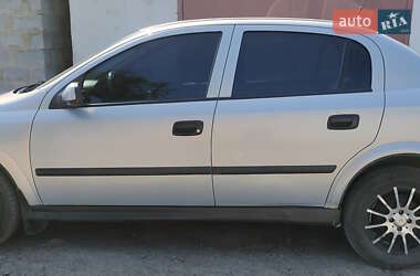 Opel Astra  2004