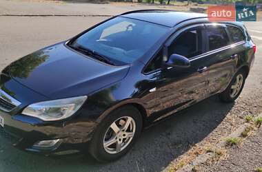 Opel Astra  2012