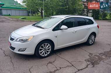 Opel Astra  2012
