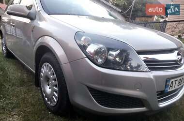 Opel Astra  2010