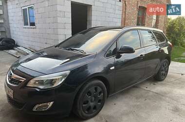 Opel Astra 2011