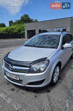 Opel Astra  2010