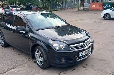 Opel Astra  2012
