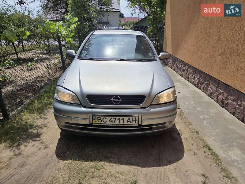 Седан Opel Astra 2000 в Львове