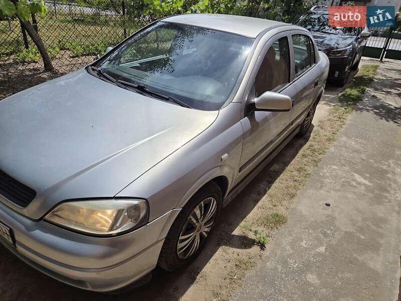 Седан Opel Astra 2000 в Львове