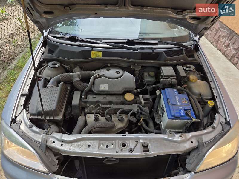 Седан Opel Astra 2000 в Львове
