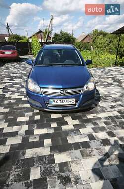 Opel Astra  2010