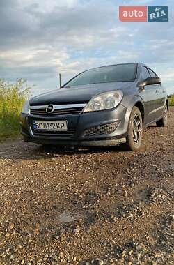 Opel Astra  2008
