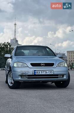 Opel Astra  2004
