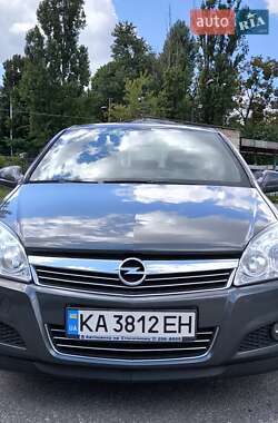 Opel Astra  2012