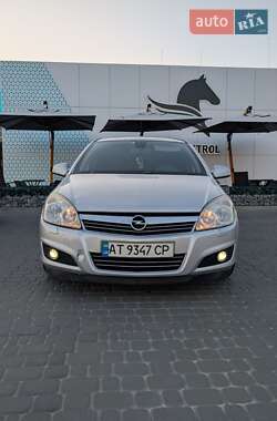 Opel Astra  2010