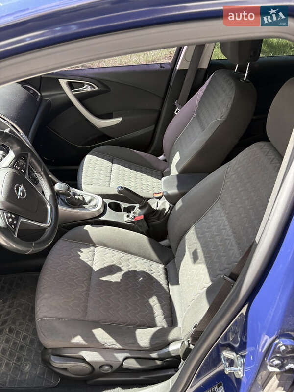 Універсал Opel Astra 2013 в Вінниці