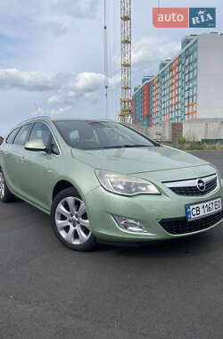 Opel Astra  2011