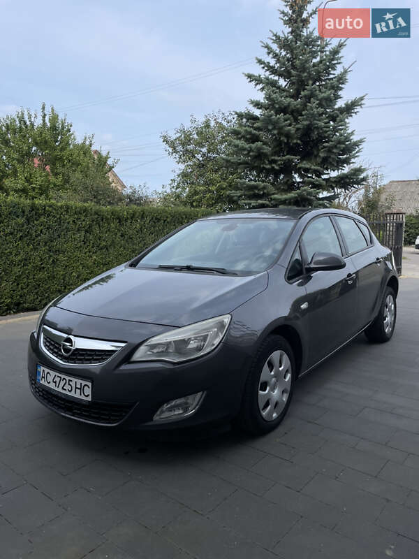 Opel Astra 2012 Opel Astra 2012
