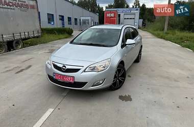 Opel Astra  2012