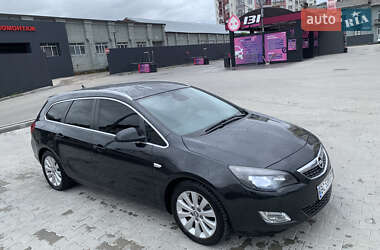 Opel Astra 2012