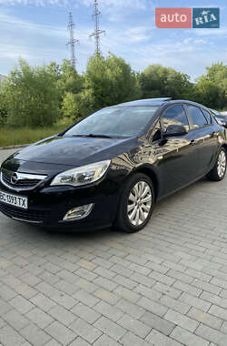 Opel Astra  2010