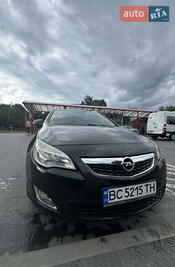 Opel Astra  2012