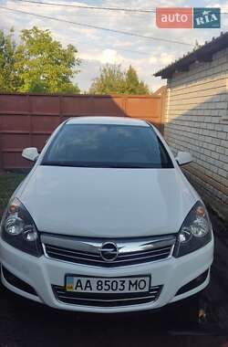 Opel Astra  2013