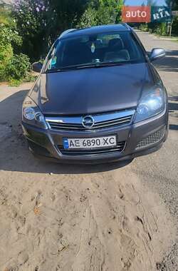 Opel Astra  2010