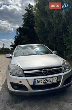 Opel Astra  2010