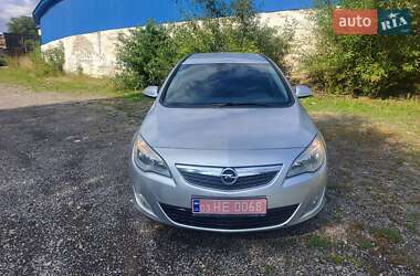 Opel Astra  2011