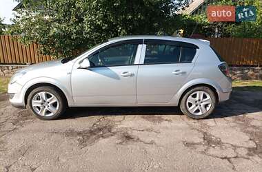 Opel Astra 2011
