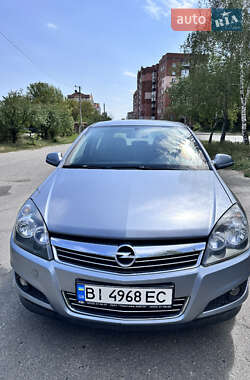 Opel Astra  2011
