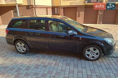 Opel Astra  2010