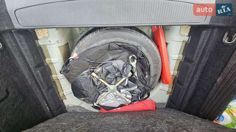 Універсал Opel Astra 2011 в Звягелі