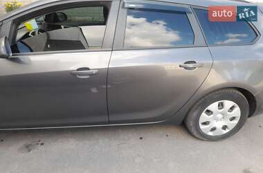 Opel Astra  2011