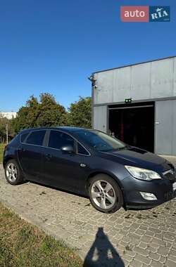 Opel Astra  2010