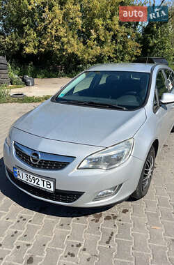 Opel Astra  2010