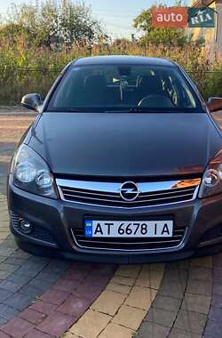 Opel Astra  2010