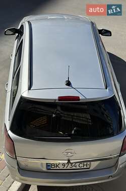 Opel Astra  2008