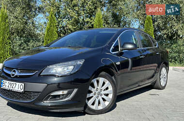 Opel Astra  2012
