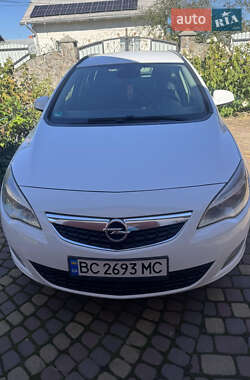 Opel Astra 2011