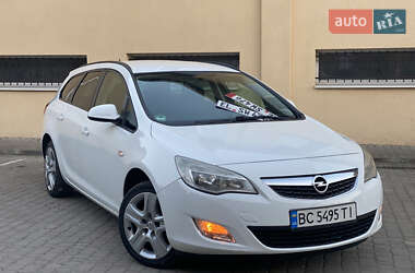 Opel Astra  2011