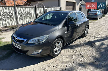 Opel Astra  2010
