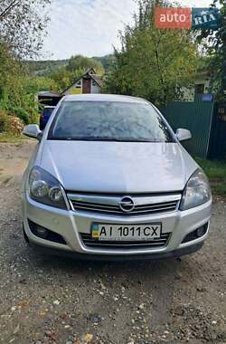 Opel Astra  2012