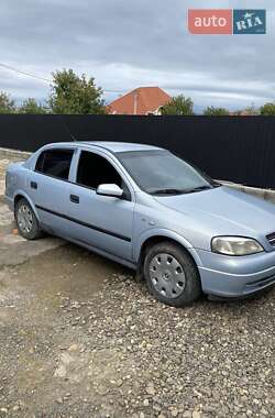 Opel Astra  2004