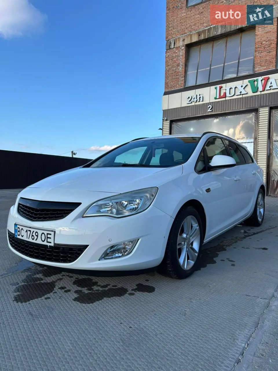 2011 Opel Astra - фото 1