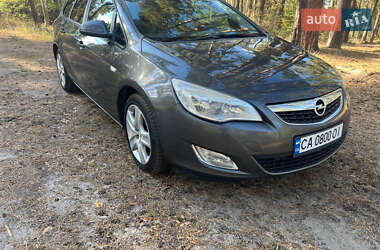 Opel Astra  2012